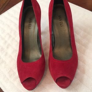VAN ELI OPEN-TOE TRUE RED SUEDE 4” HEELS SZ 9.5